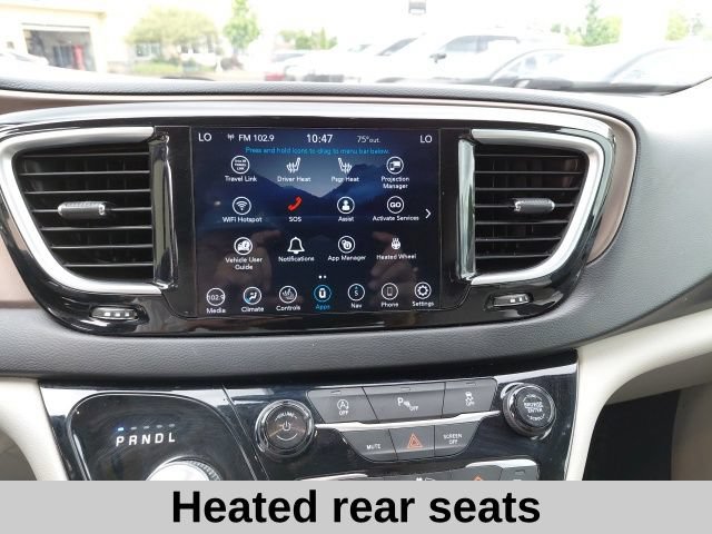 Used 2019 Chrysler Pacifica Touring-L Plus FWD image 17
