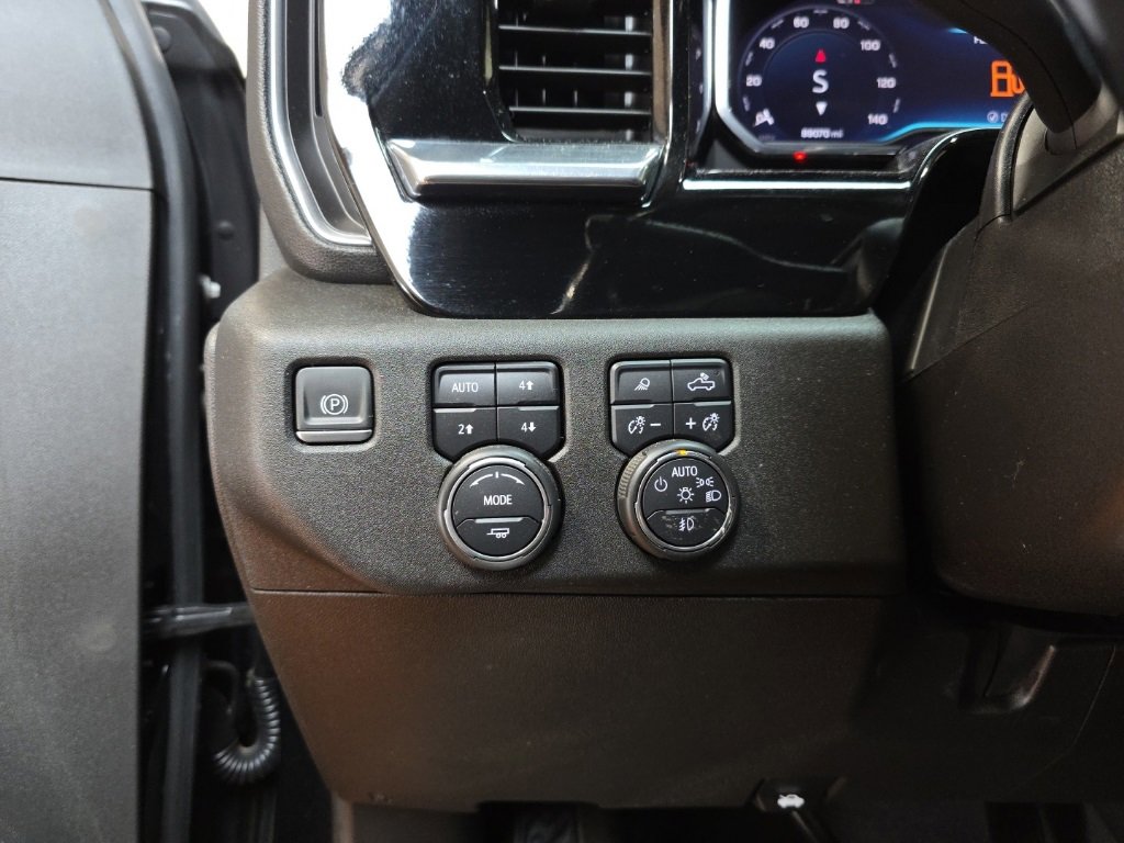 Used 2024 Chevrolet Silverado 3500 LTZ w/ LTZ Convenience Package image 29