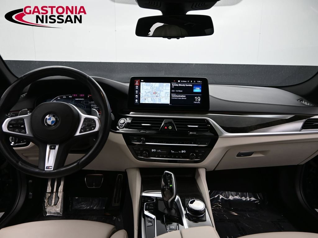 Used 2023 BMW M550i xDrive w/ Dynamic Handling Package image 14
