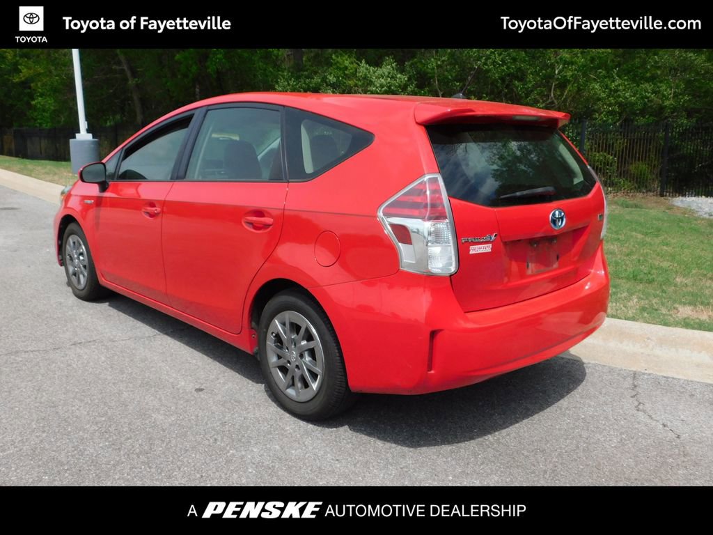 Used 2017 Toyota Prius V Two image 3