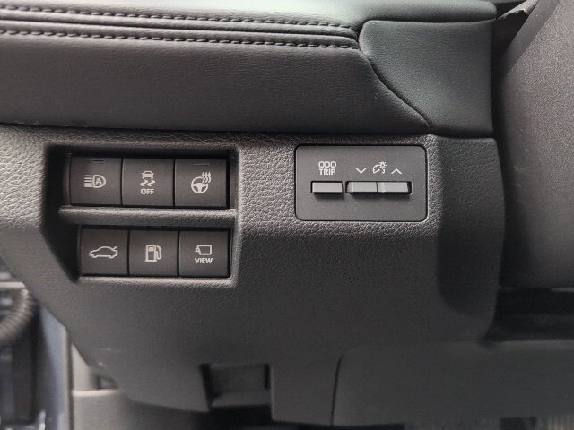 Used 2022 Toyota Avalon Limited image 15