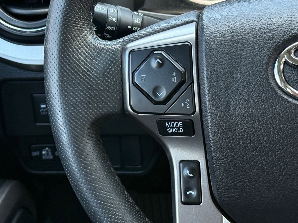Used 2022 Toyota Tacoma SR5 w/ Technology Package RWD image 20