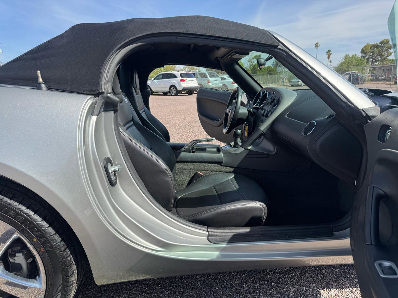 Used 2006 Pontiac Solstice Convertible w/ Premium Package RWD image 39