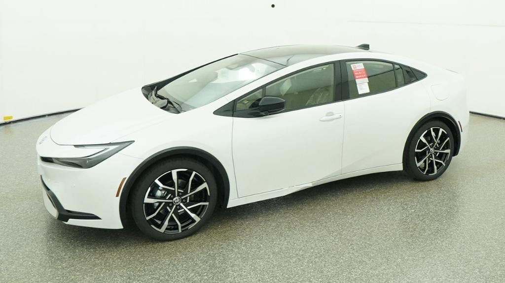 New 2026 Toyota Prius Plug-In Hybrid FWD image 2