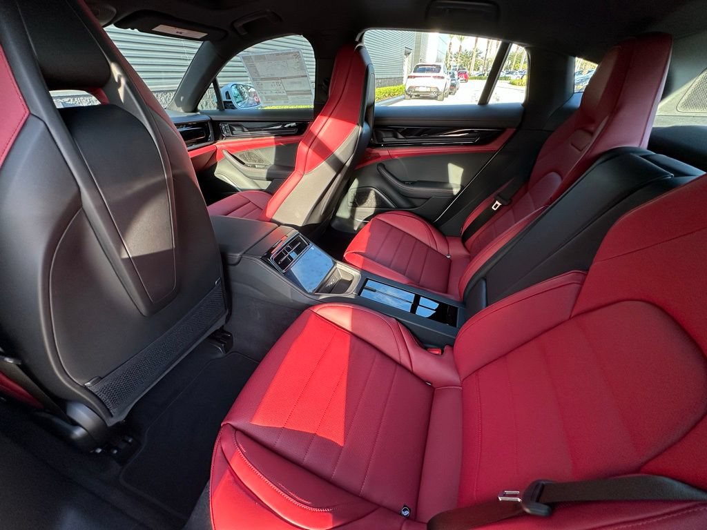 Used 2026 Porsche Panamera RWD image 34
