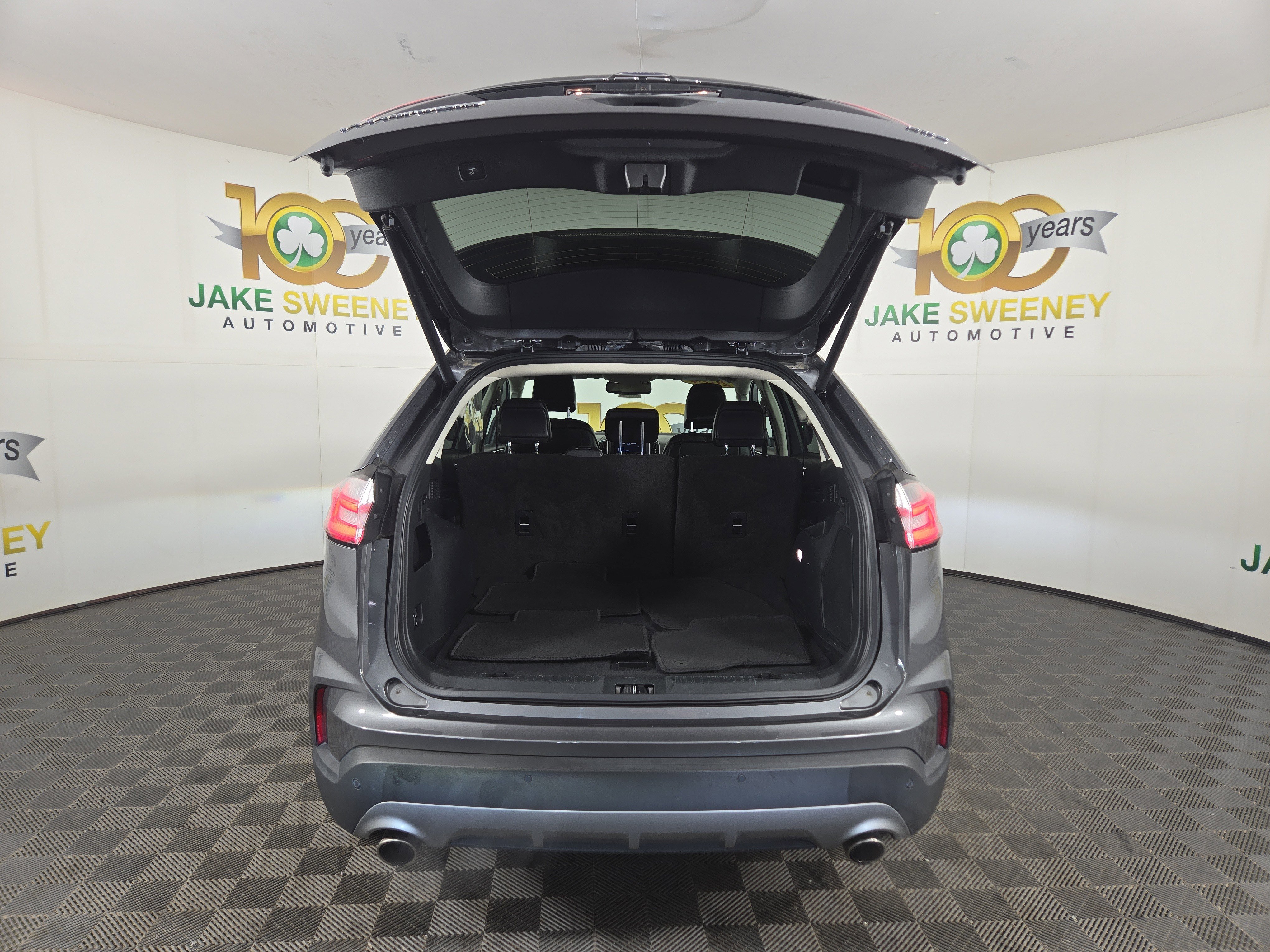 Used 2024 Ford Edge Titanium image 32