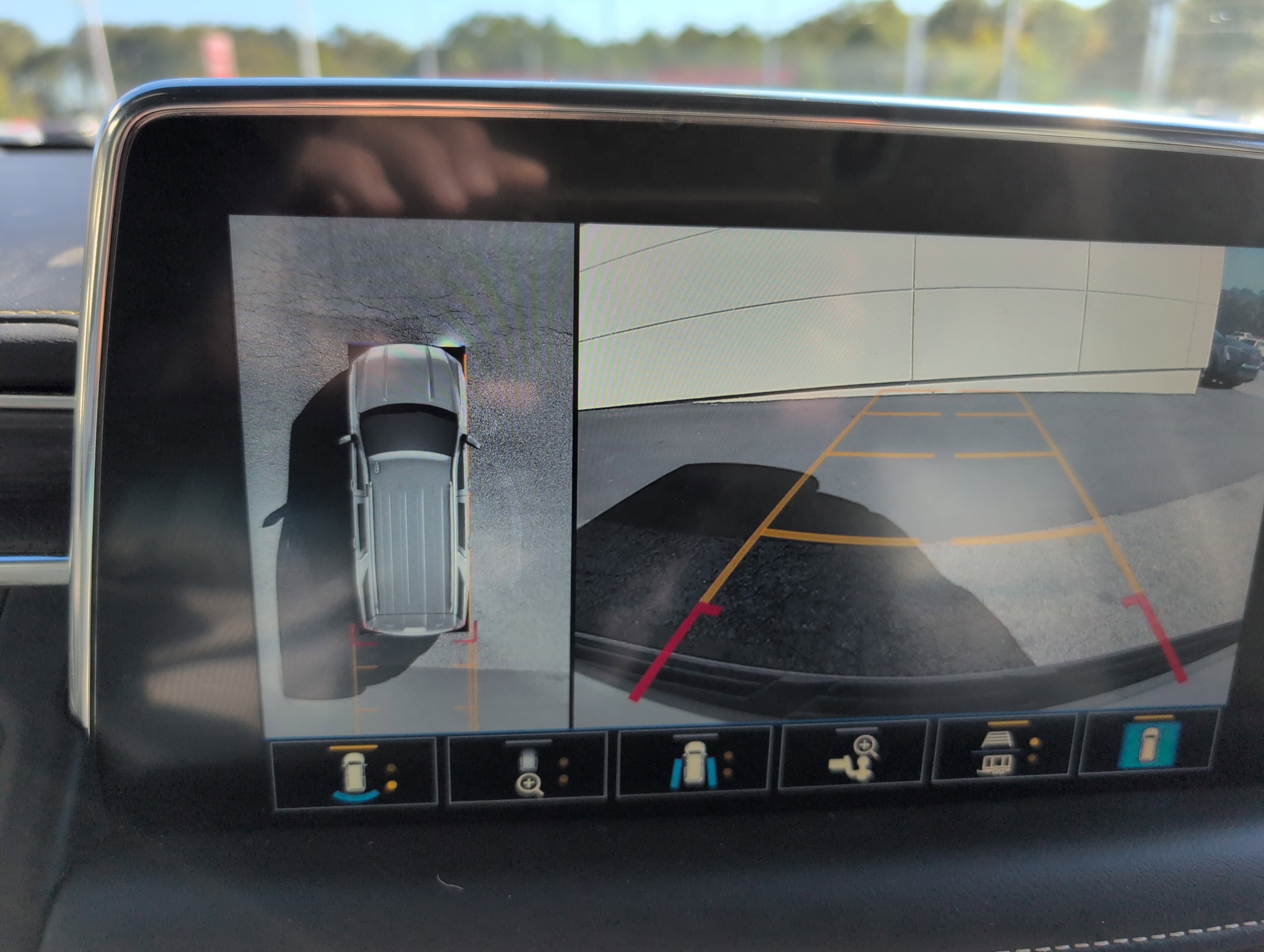 Used 2021 GMC Yukon XL SLT w/ SLT Luxury Plus Package image 26