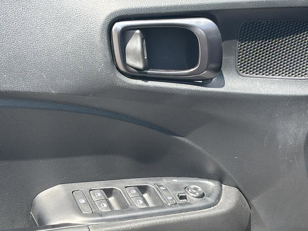 Certified 2023 Hyundai Venue Limited FWD image 16