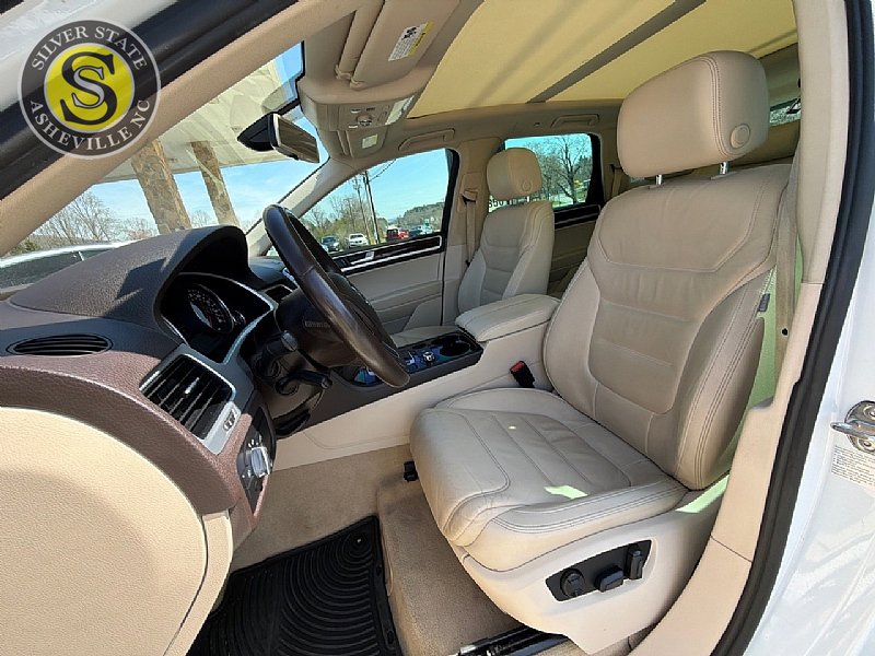 Used 2013 Volkswagen Touareg Executive image 12