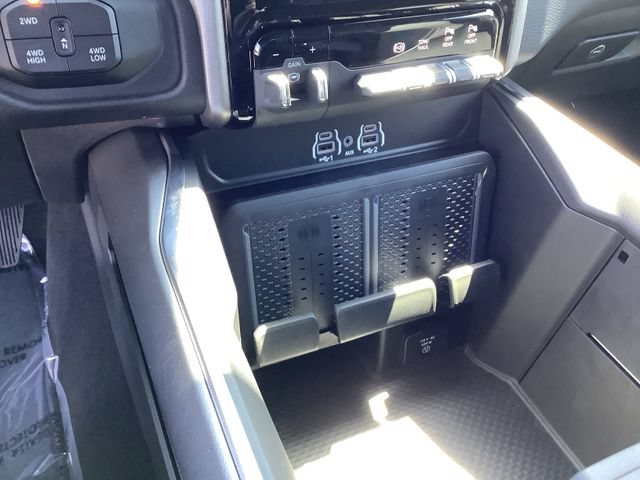 New 2026 RAM 2500 Laramie w/ Sport Appearance Package AWD/4WD image 19