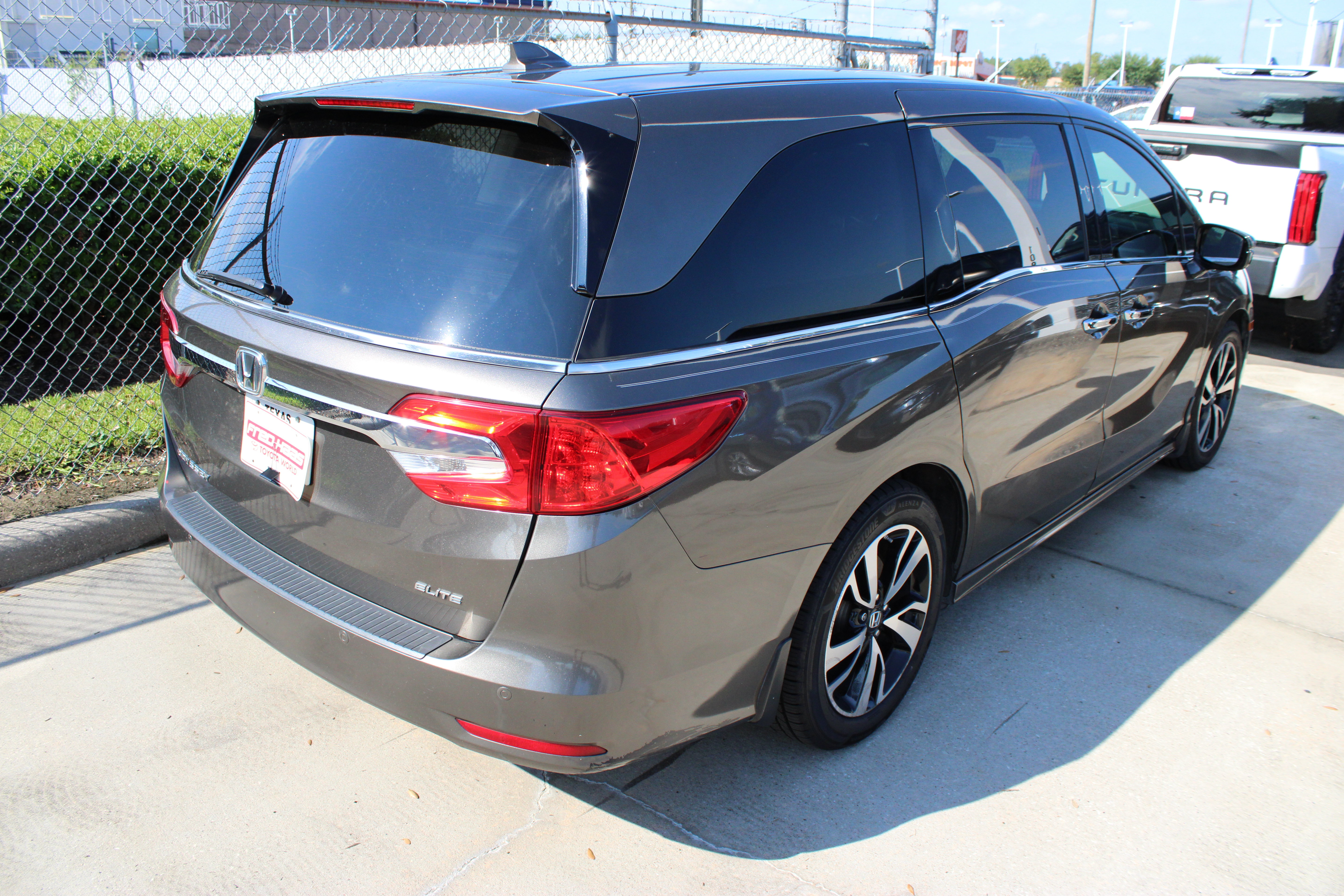 Used 2018 Honda Odyssey Elite image 9