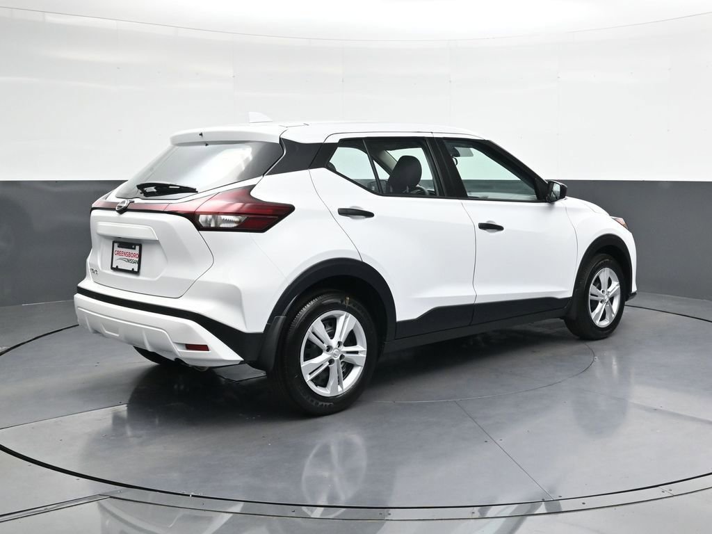 Certified 2025 Nissan Kicks Play S FWD image 5