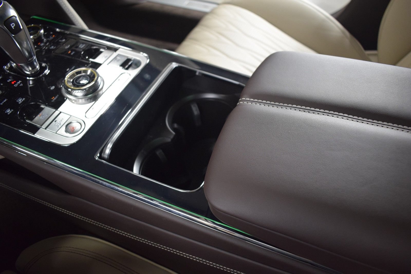 New 2026 Bentley Flying Spur Plug-In Hybrid AWD/4WD image 36