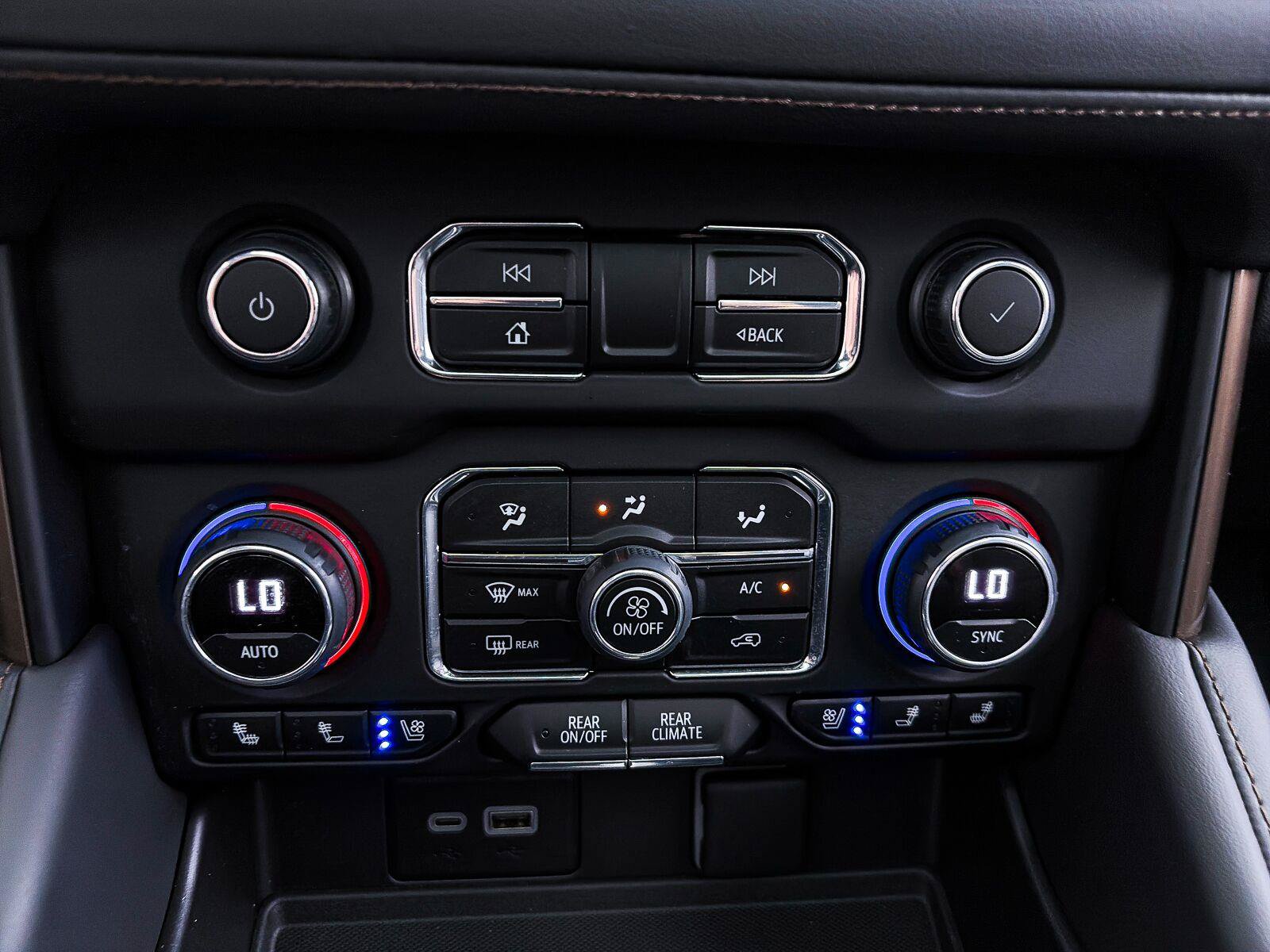 Used 2023 Chevrolet Tahoe High Country AWD/4WD image 31