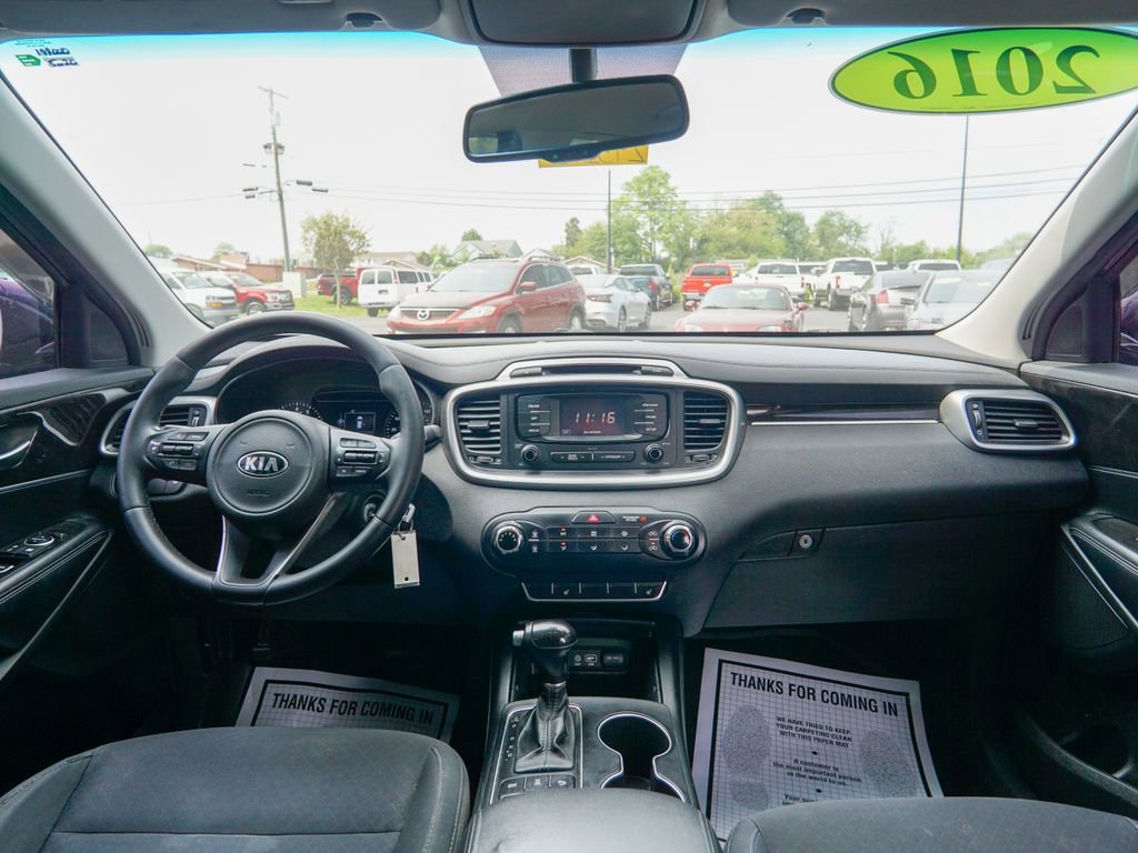 Used 2016 Kia Sorento AWD w/ LX Convenience Package image 10