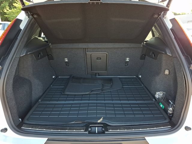 Certified 2024 Volvo XC40 B5 Ultimate w/ Protection Package Premier AWD/4WD image 30