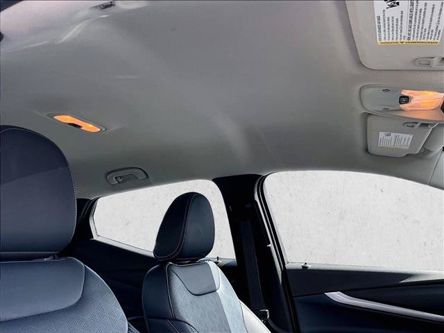 Used 2023 Chevrolet Bolt EUV LT w/ Convenience Package FWD image 17