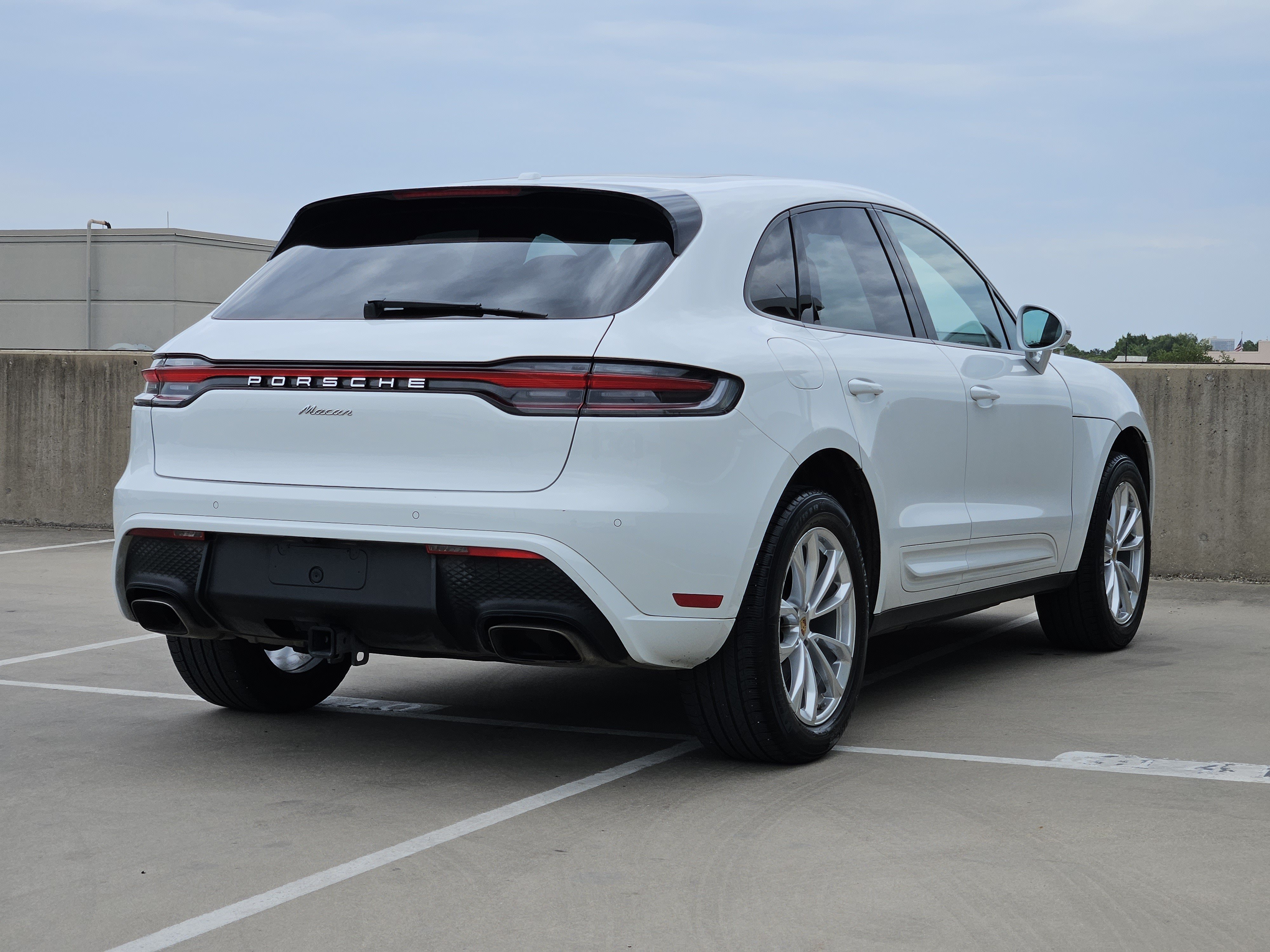 Certified 2023 Porsche Macan Turbo AWD/4WD image 8