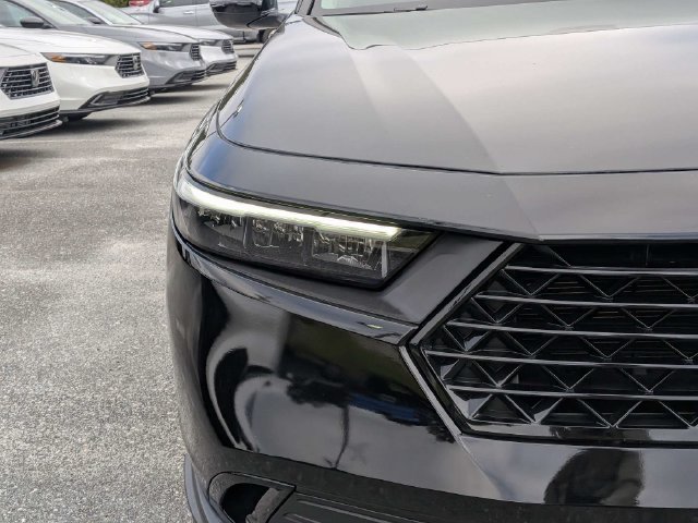 Used 2025 Honda Accord SE image 9