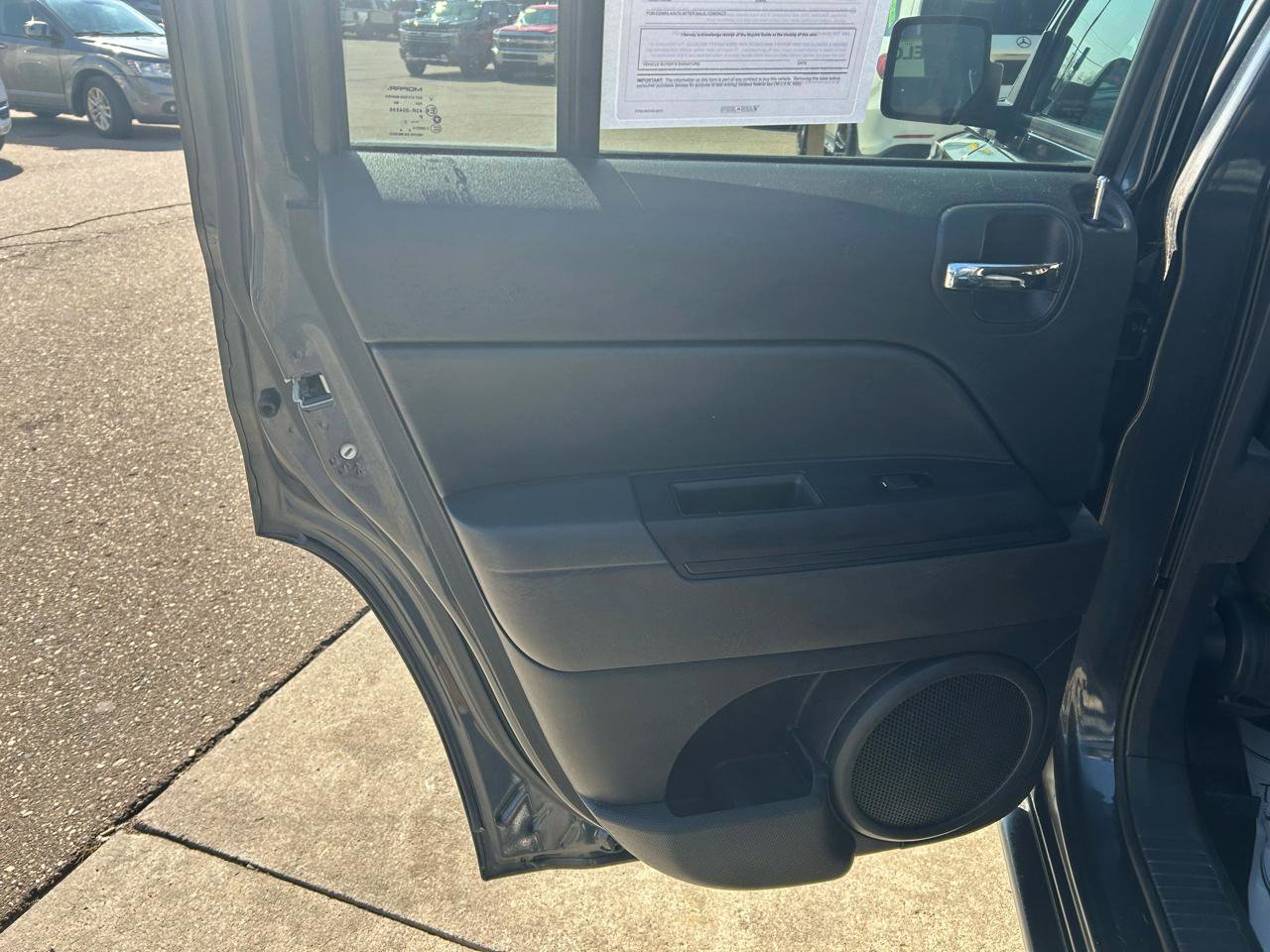 Used 2014 Jeep Patriot Latitude image 13