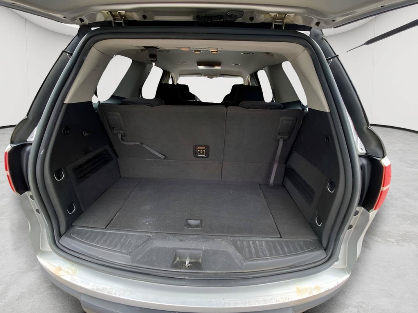 Used 2007 Saturn Outlook XE w/ Advanced Audio Pkg FWD image 15