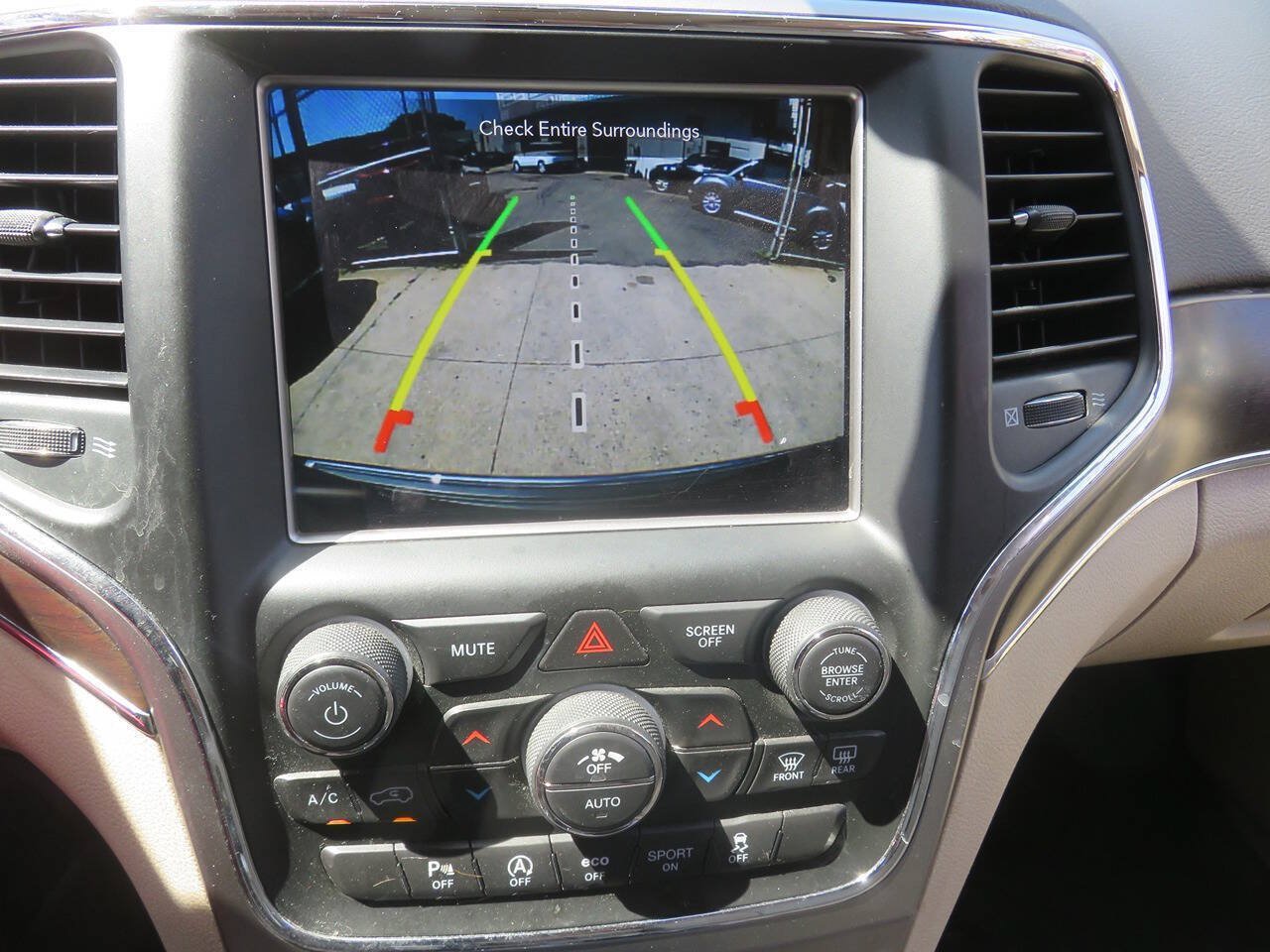 Used 2018 Jeep Grand Cherokee Limited AWD/4WD image 19