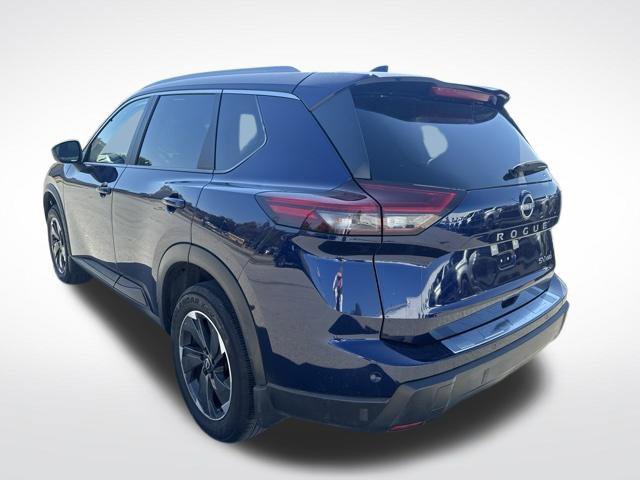 Used 2024 Nissan Rogue SV w/ SV Premium Package AWD/4WD image 3