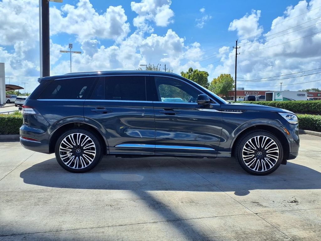 Certified 2023 Lincoln Aviator Black Label w/ Class IV Trailer Tow Package AWD/4WD image 8