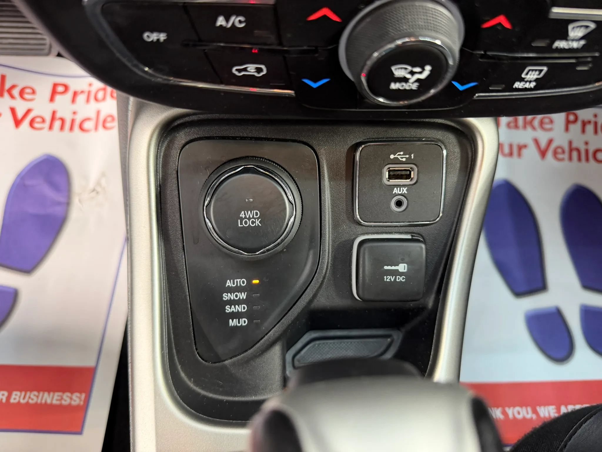 Used 2019 Jeep Compass Latitude w/ Cold Weather Group AWD/4WD image 22
