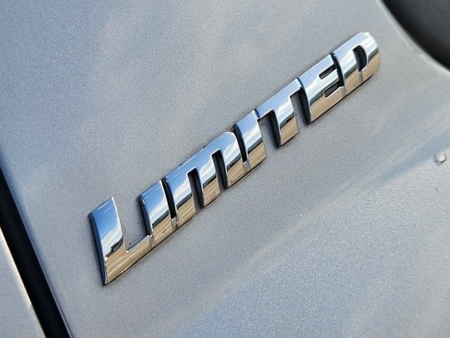 Used 2016 Toyota Sequoia Limited w/ Safety & Convenience Package RWD image 10