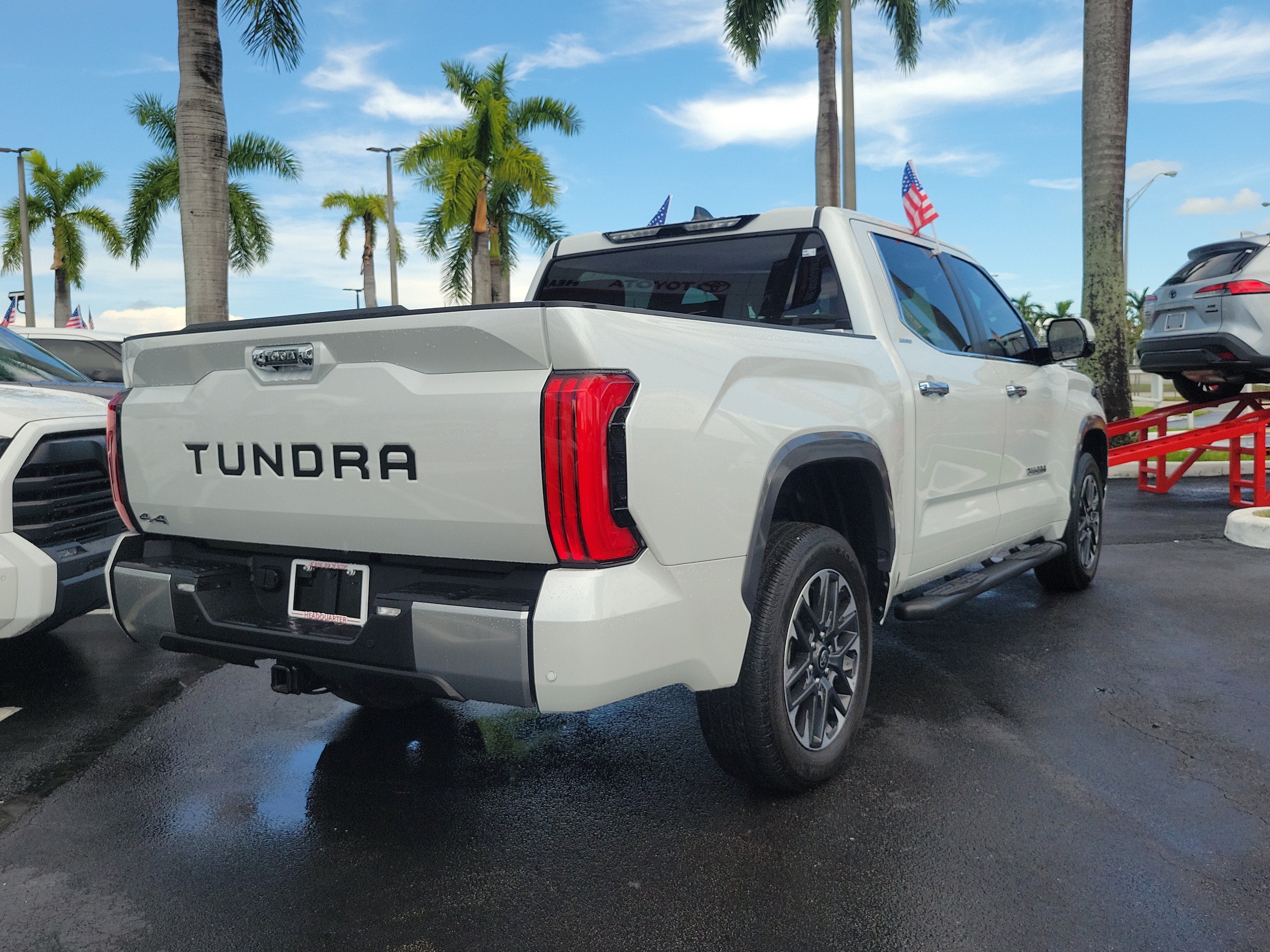 Used 2025 Toyota Tundra Limited AWD/4WD image 12