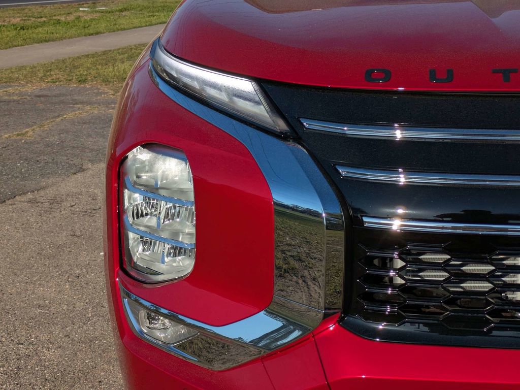 New 2026 Mitsubishi Outlander SEL image 10