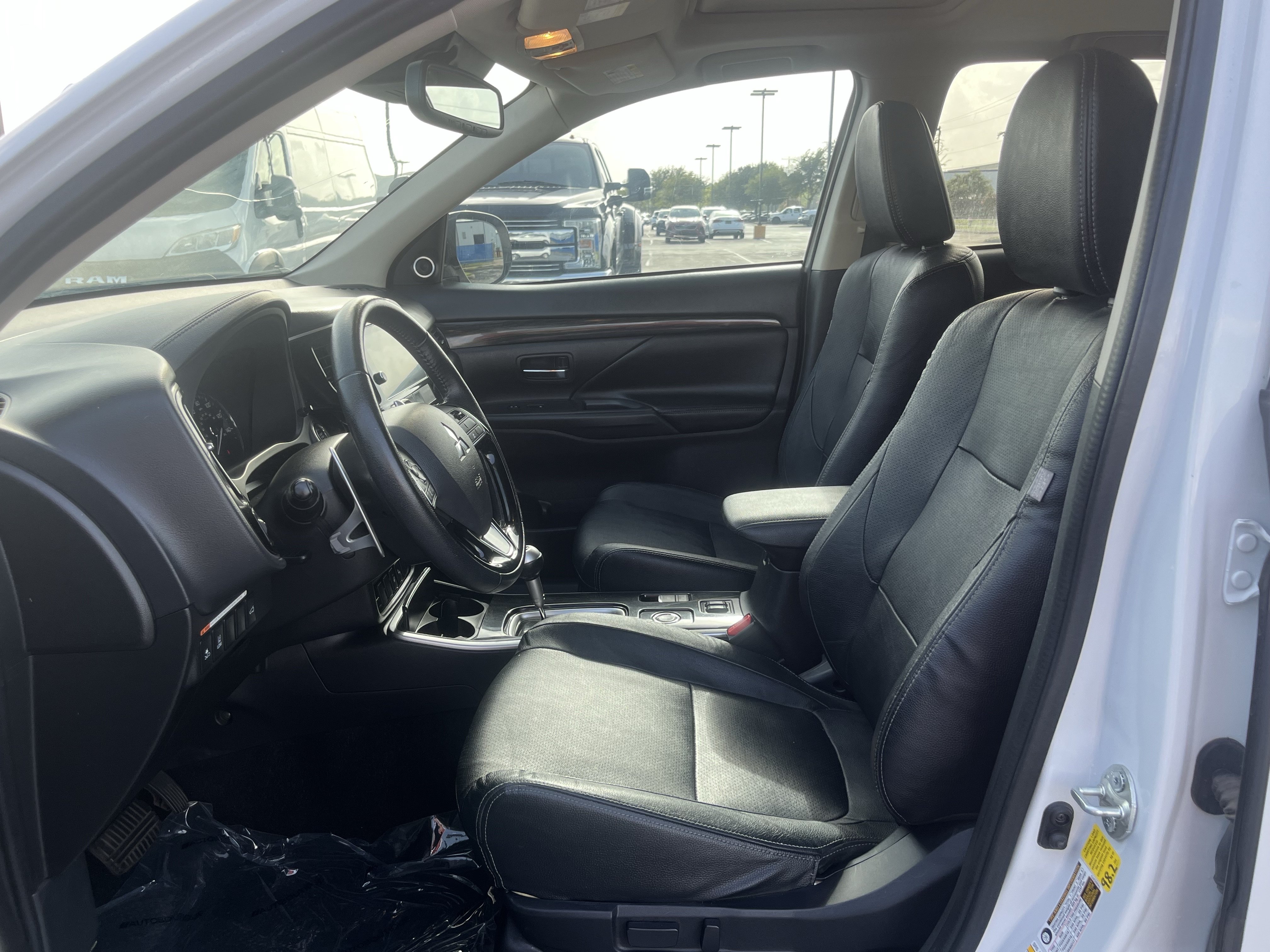 Used 2018 Mitsubishi Outlander GT AWD/4WD image 30