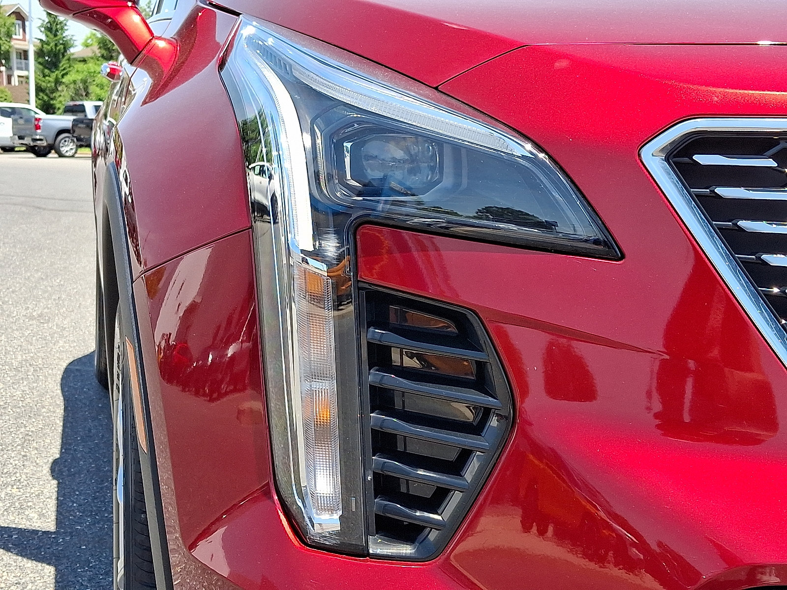 Certified 2023 Cadillac XT4 Luxury w/ Cold Weather Package FWD image 10