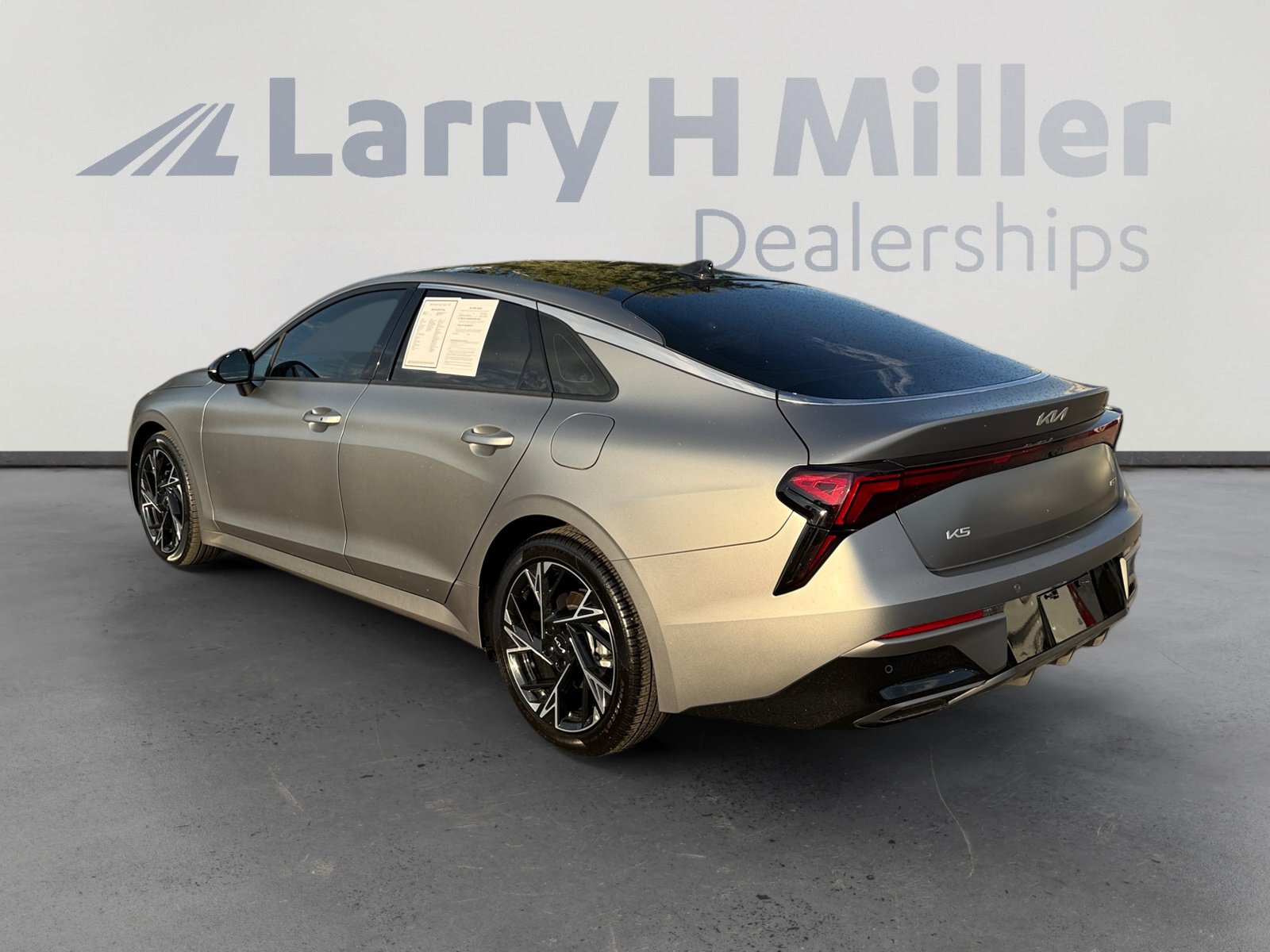 Used 2025 Kia K5 GT-Line w/ GT-Line Premium Package FWD image 3