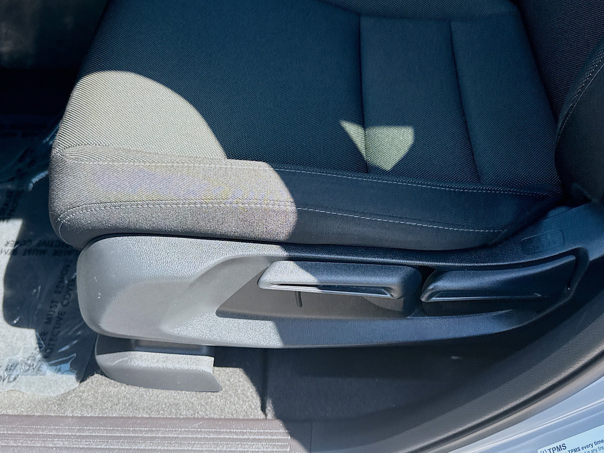 Used 2025 Honda CR-V LX image 17