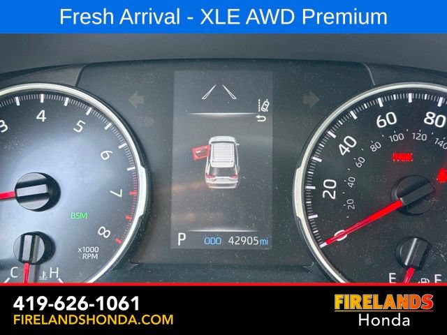 Used 2022 Toyota RAV4 XLE Premium AWD/4WD image 15