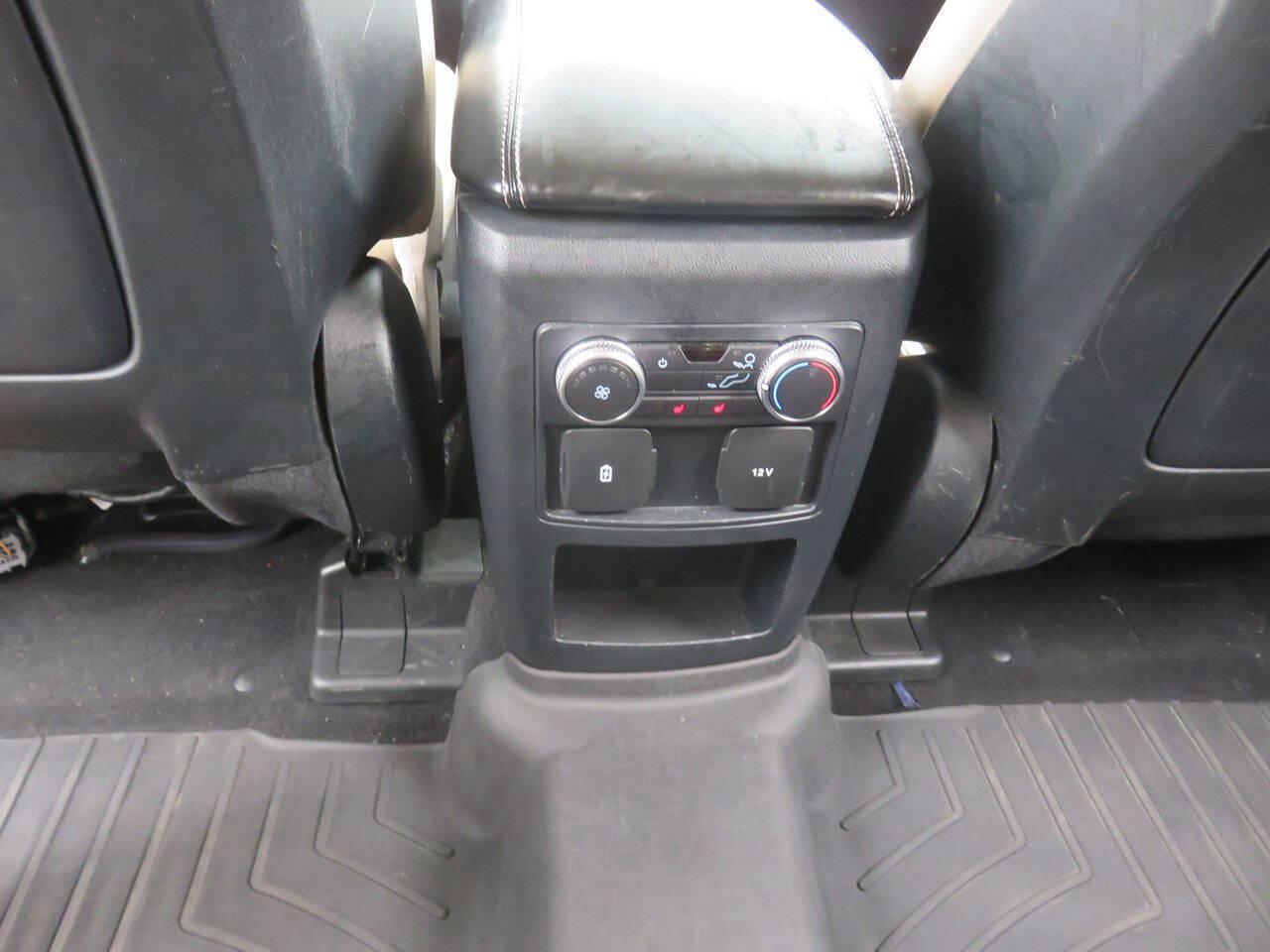 Used 2020 Ford Explorer XLT w/ Equipment Group 202A AWD/4WD image 23