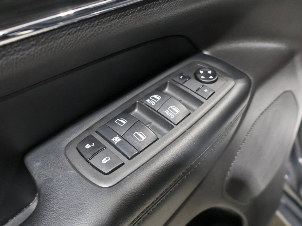 Certified 2021 Jeep Grand Cherokee Limited w/ Luxury Group II image 15