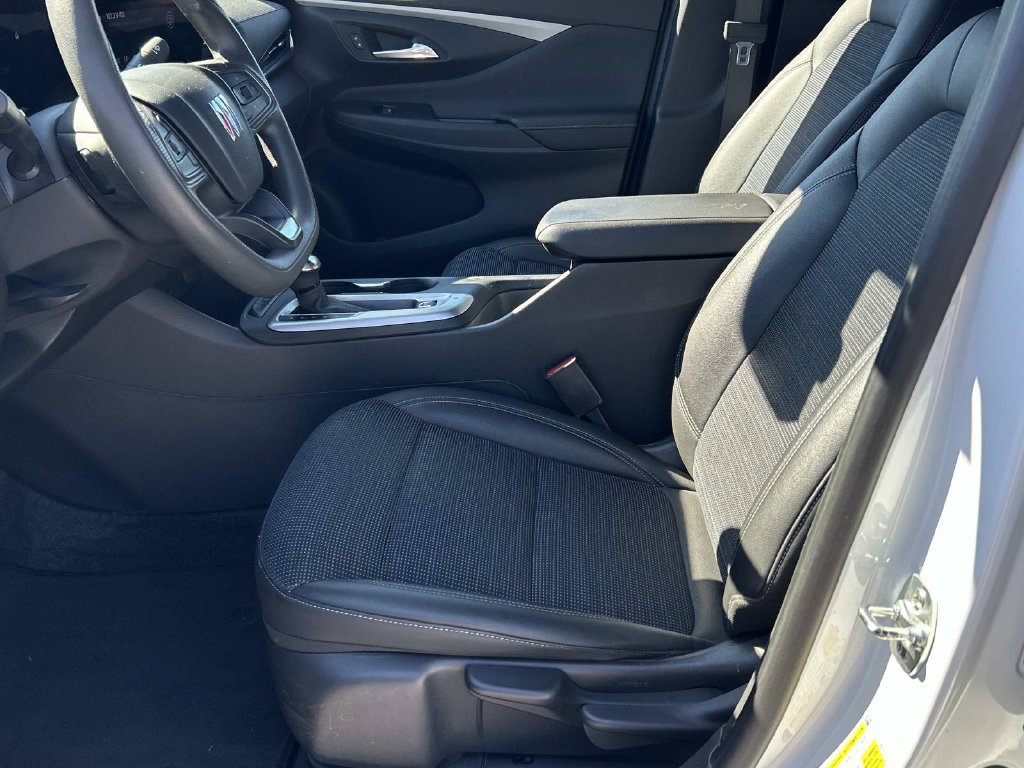Used 2025 Buick Envista Preferred FWD image 16