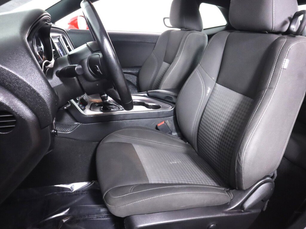 Used 2023 Dodge Challenger SXT RWD image 28