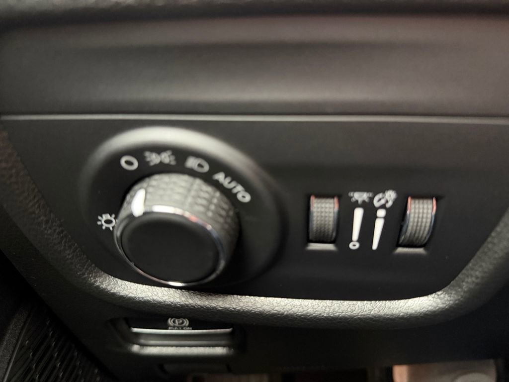 New 2026 Jeep Grand Cherokee Laredo image 18