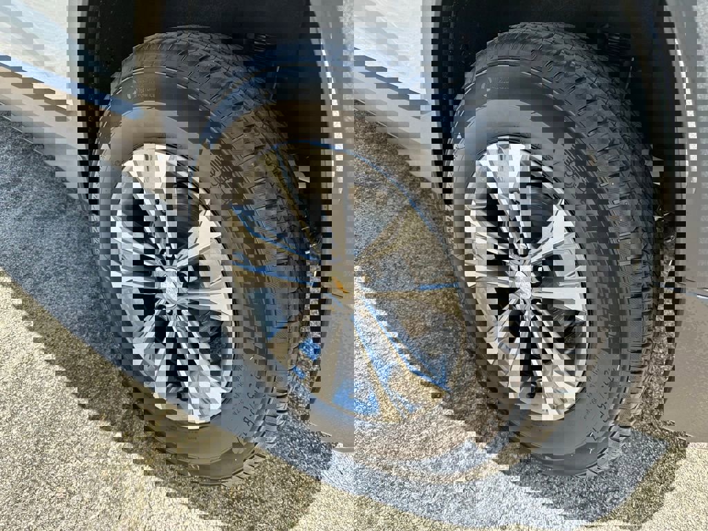 New 2026 Chevrolet Equinox LT AWD/4WD image 16