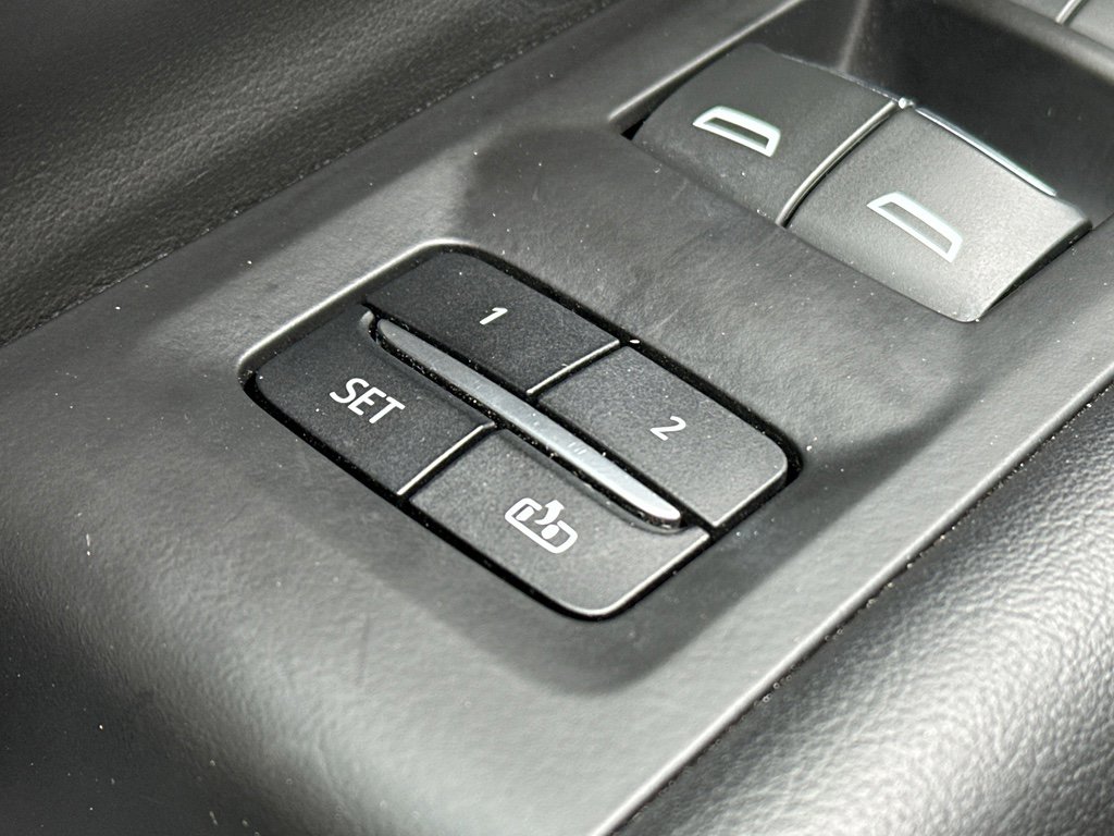 Used 2021 Chevrolet Tahoe High Country w/ Premium Package image 11