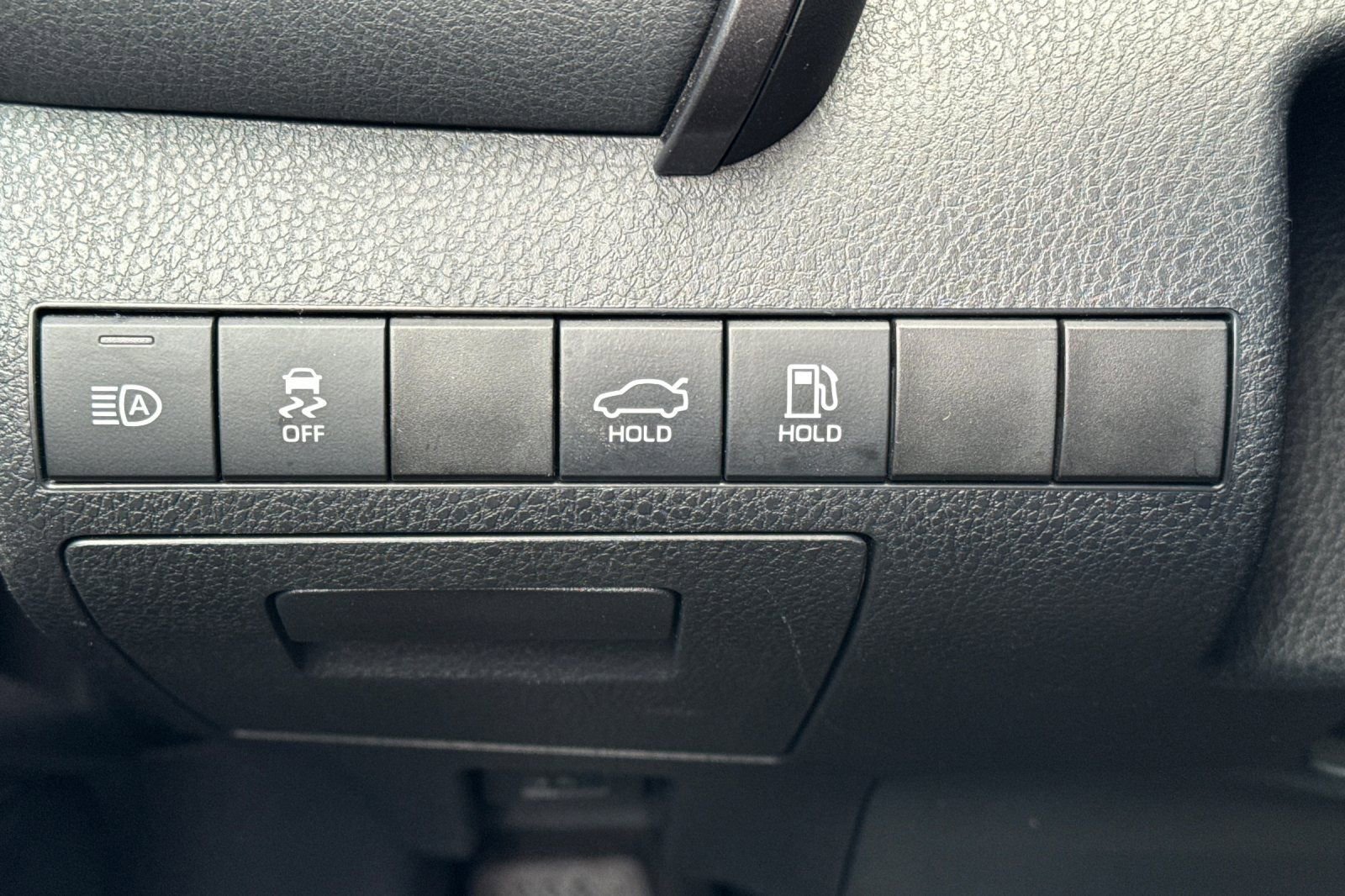 Used 2022 Toyota Camry SE FWD image 32