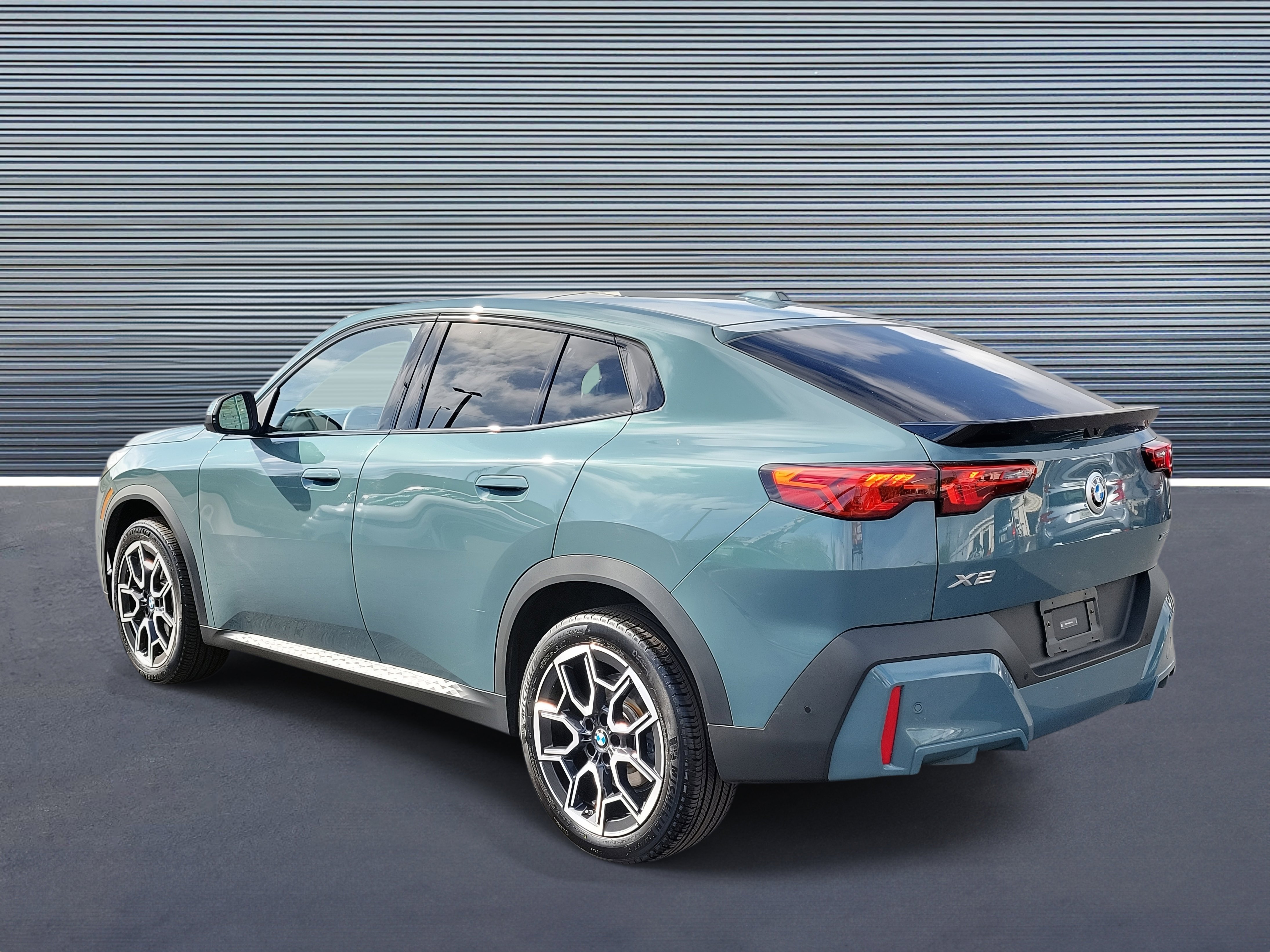 Used 2025 BMW X2 xDrive28i image 4