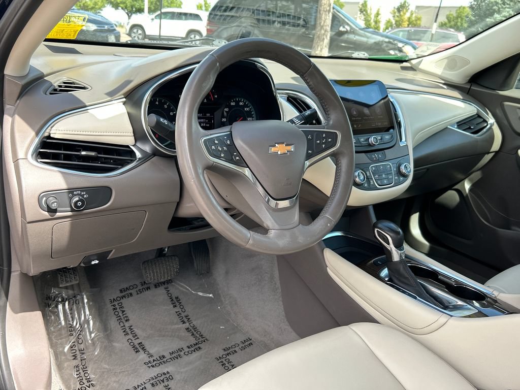 Used 2021 Chevrolet Malibu LT w/ Leather Package FWD image 7