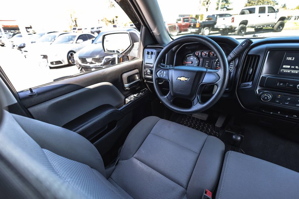 Used 2018 Chevrolet Silverado 1500 Custom w/ Custom Value Package AWD/4WD image 25