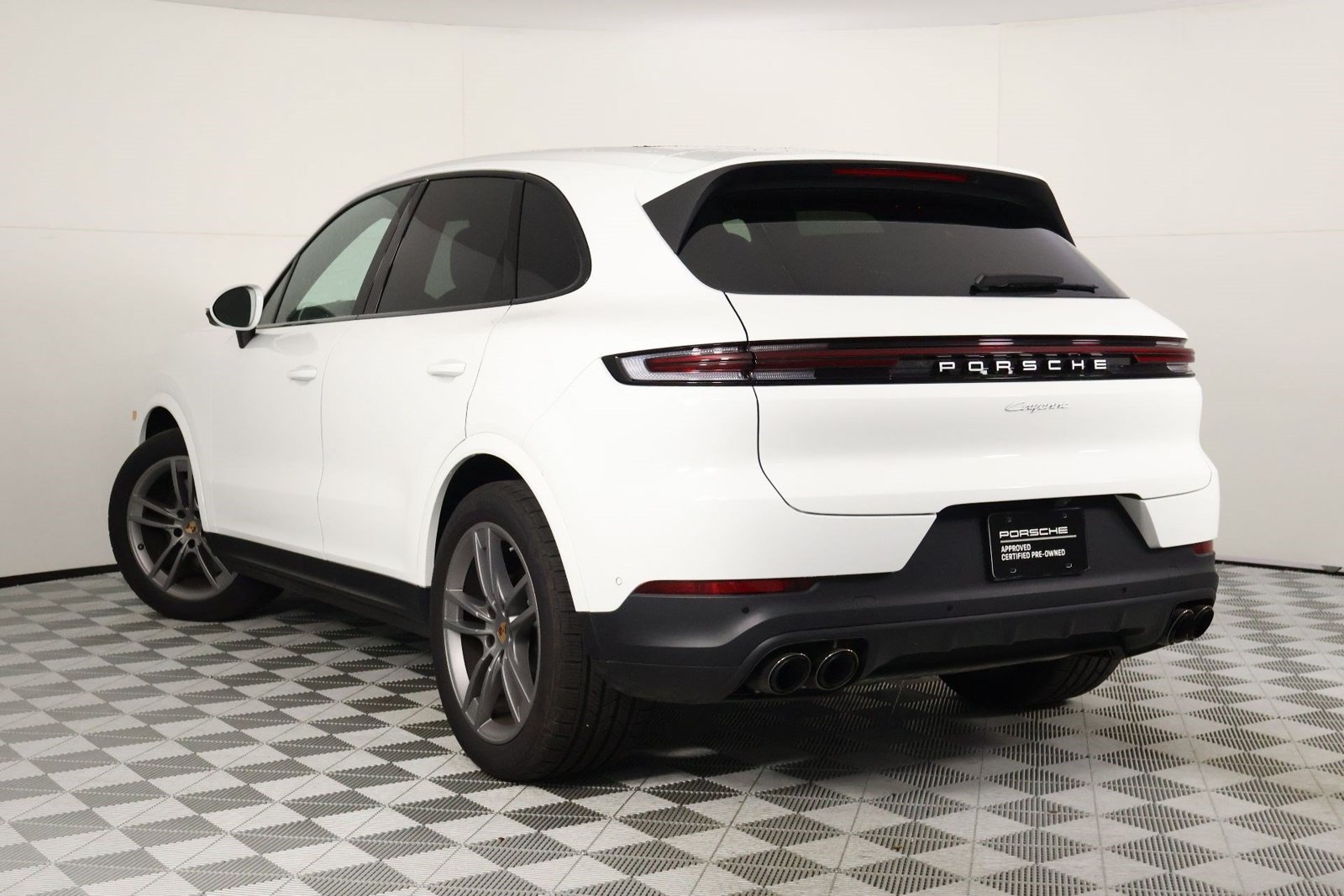 Certified 2026 Porsche Cayenne AWD/4WD image 3