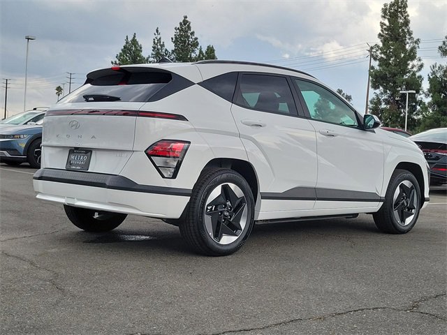 New 2025 Hyundai Kona SEL image 2